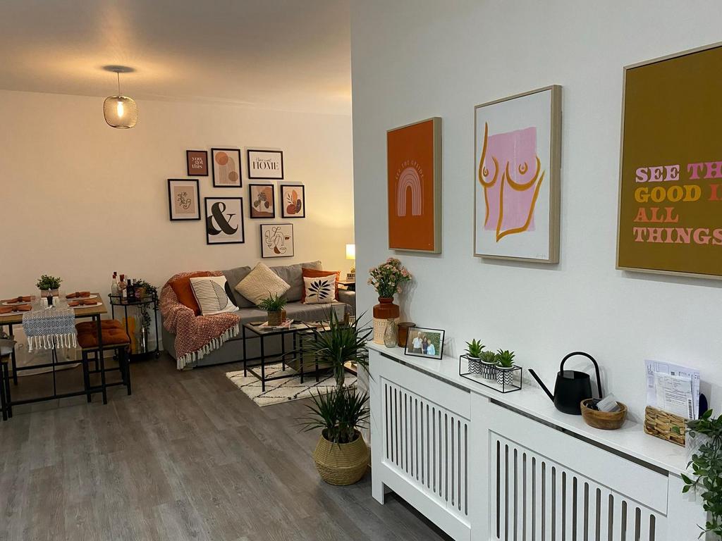 Apartment in Solihull - More