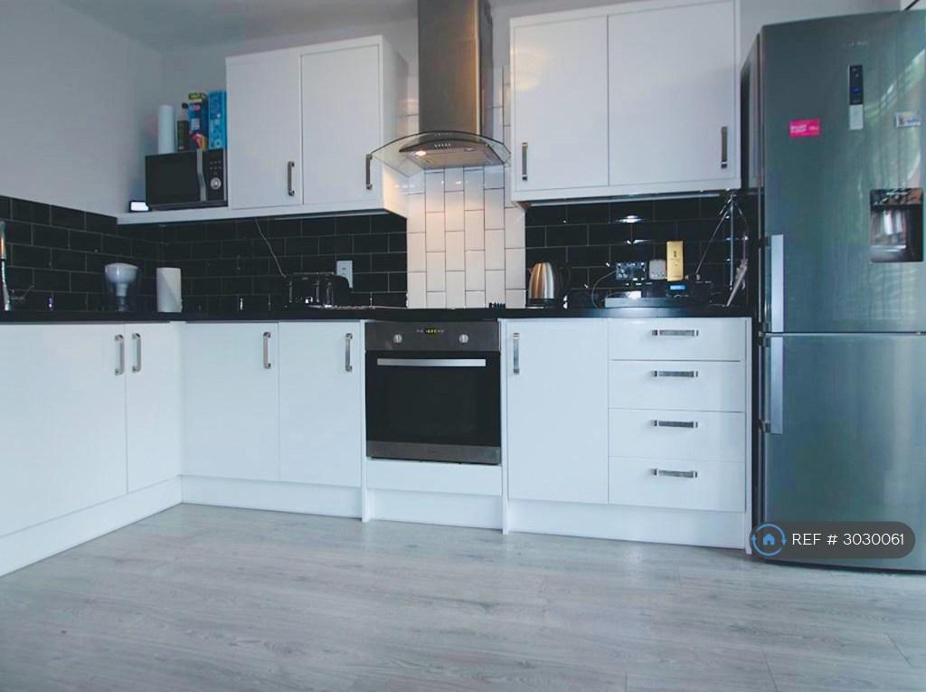 Apartment in Clapham Common - View 2
