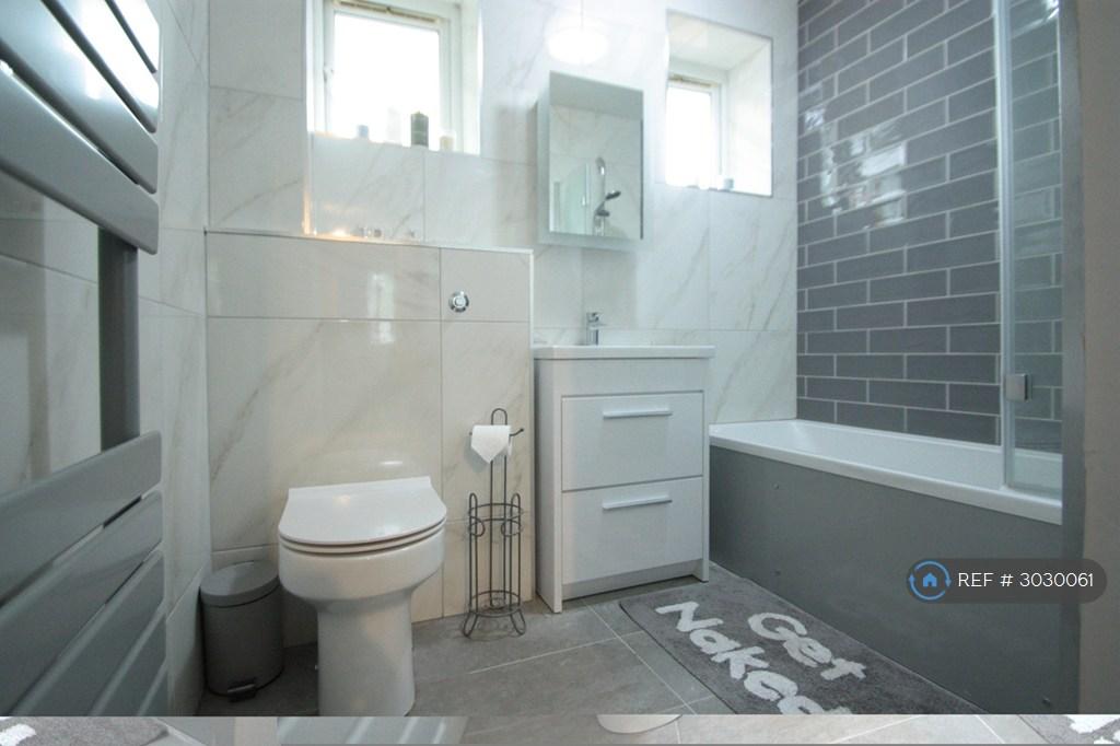 Apartment in Clapham Common - View 3