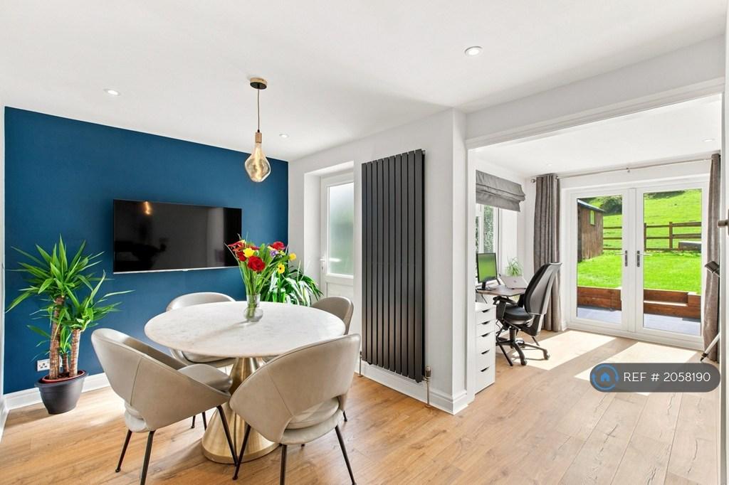 House in Leeds - View 2