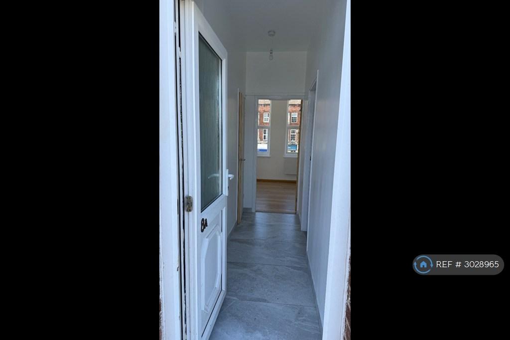 Apartment in Bristol - View 3