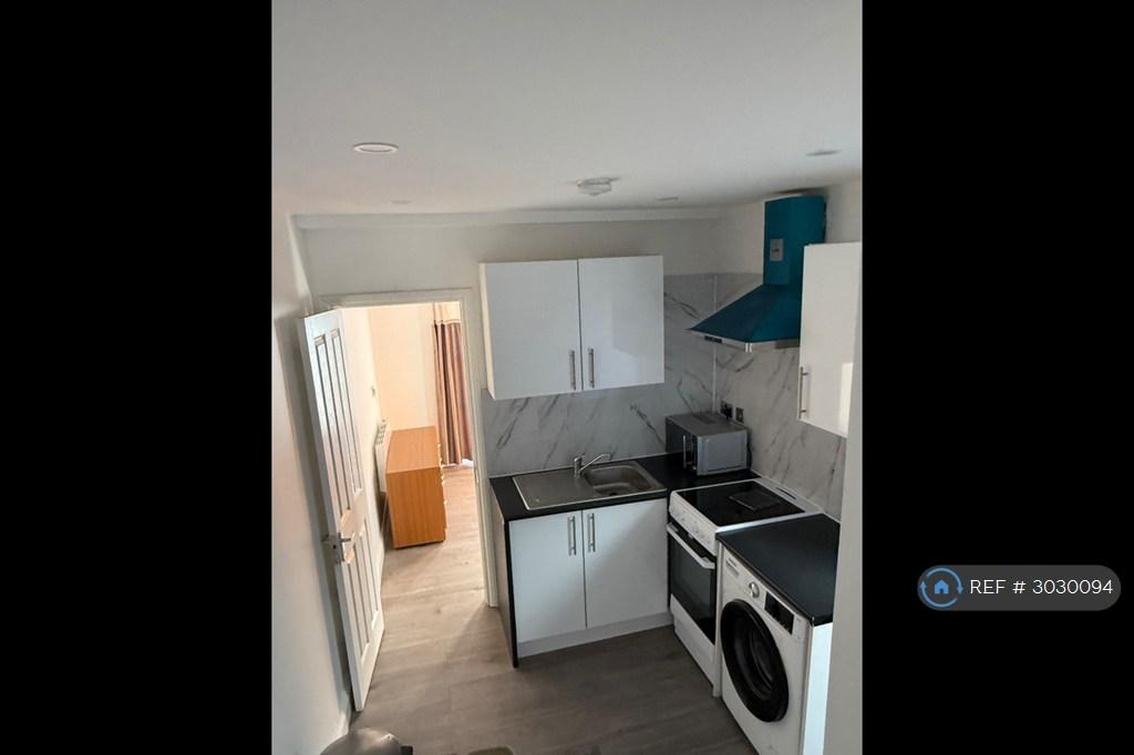 Apartment in Ashford - More