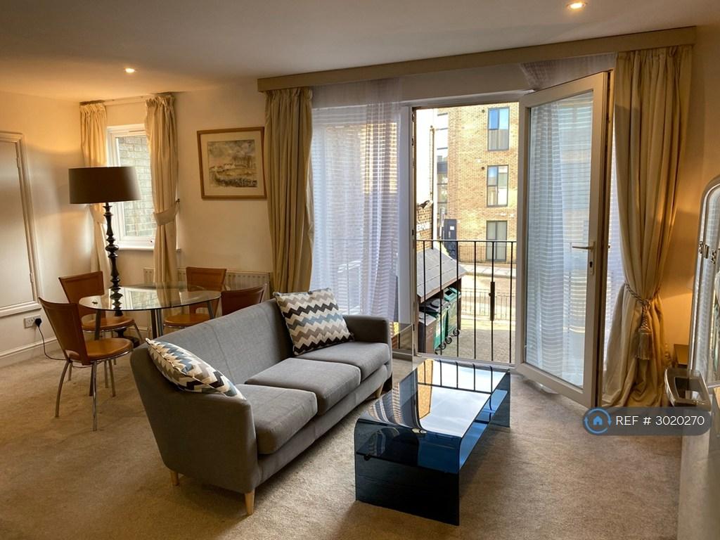 Apartment in London - More