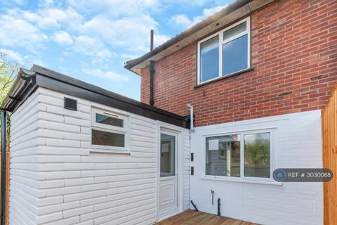 2 bedroom terraced house to rent, Olveston Walk, Carshalton, SM5