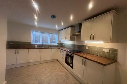 3 bedroom terraced house to rent, Swanlow Lane, Winsford