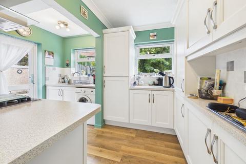 2 bedroom apartment for sale, Lea Crescent, Cottingham