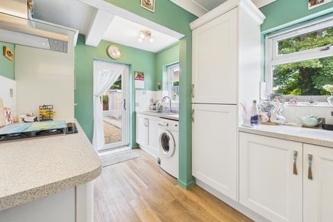 2 bedroom flat for sale, Lea Crescent, Cottingham, HU16