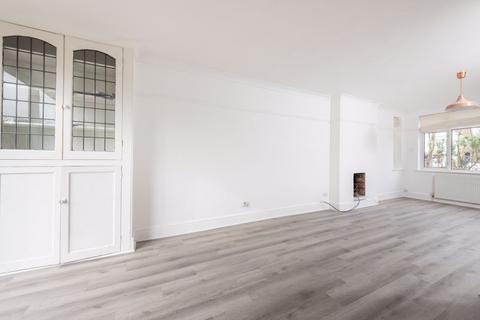 3 bedroom end of terrace house for sale, Queen Anne Avenue, Bromley