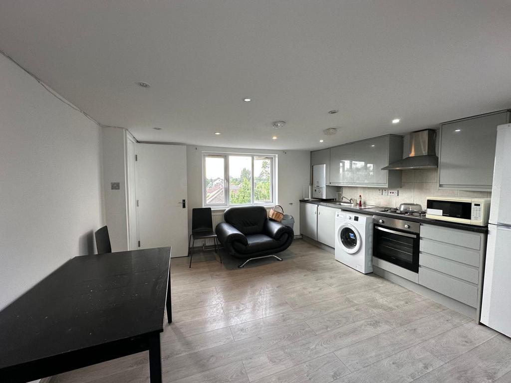 Apartment in London - View 3