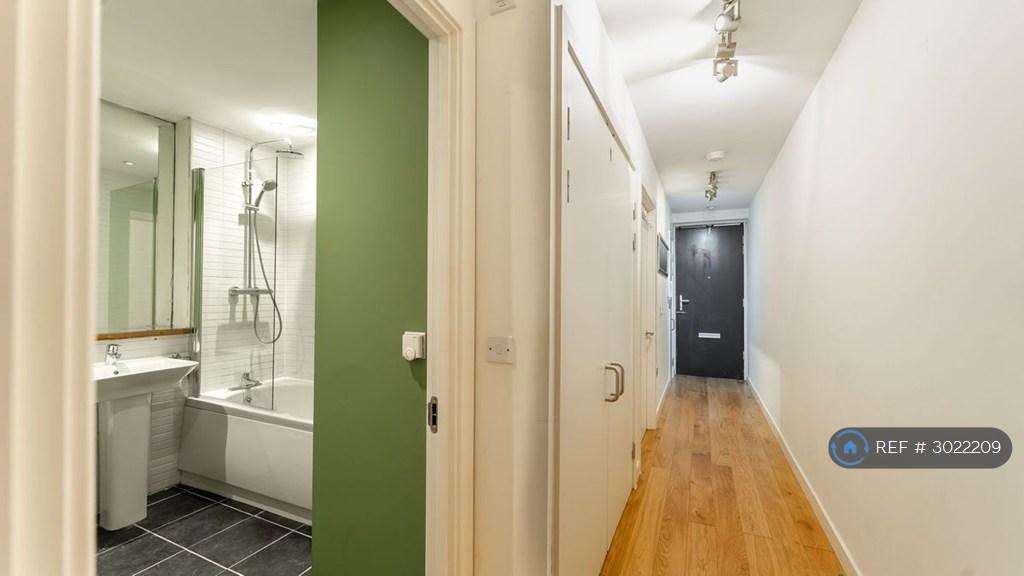 Apartment in Glasgow - View 3