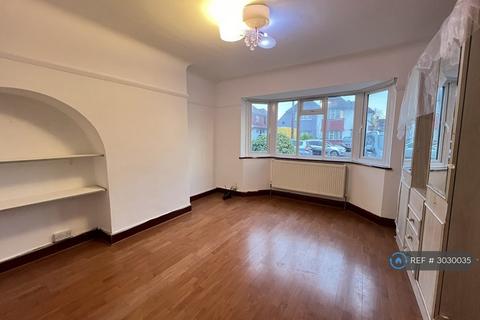 4 bedroom semi-detached house to rent, Woodham Road, London, SE6