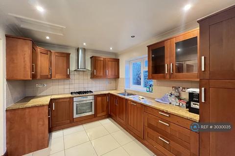 4 bedroom semi-detached house to rent, Woodham Road, London, SE6