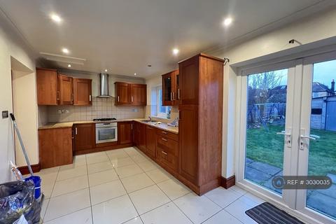 4 bedroom semi-detached house to rent, Woodham Road, London, SE6
