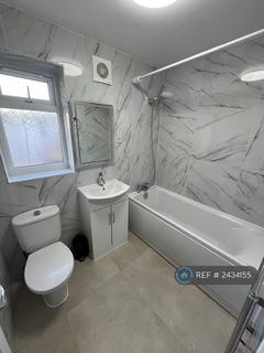 1 bedroom in a house share to rent, Boundary Road, Woking, GU21
