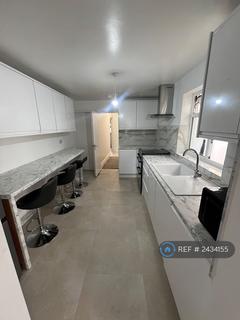 1 bedroom in a house share to rent, Boundary Road, Woking, GU21