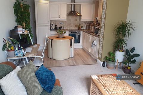 1 bedroom flat to rent, Albert Road, Romford, RM1
