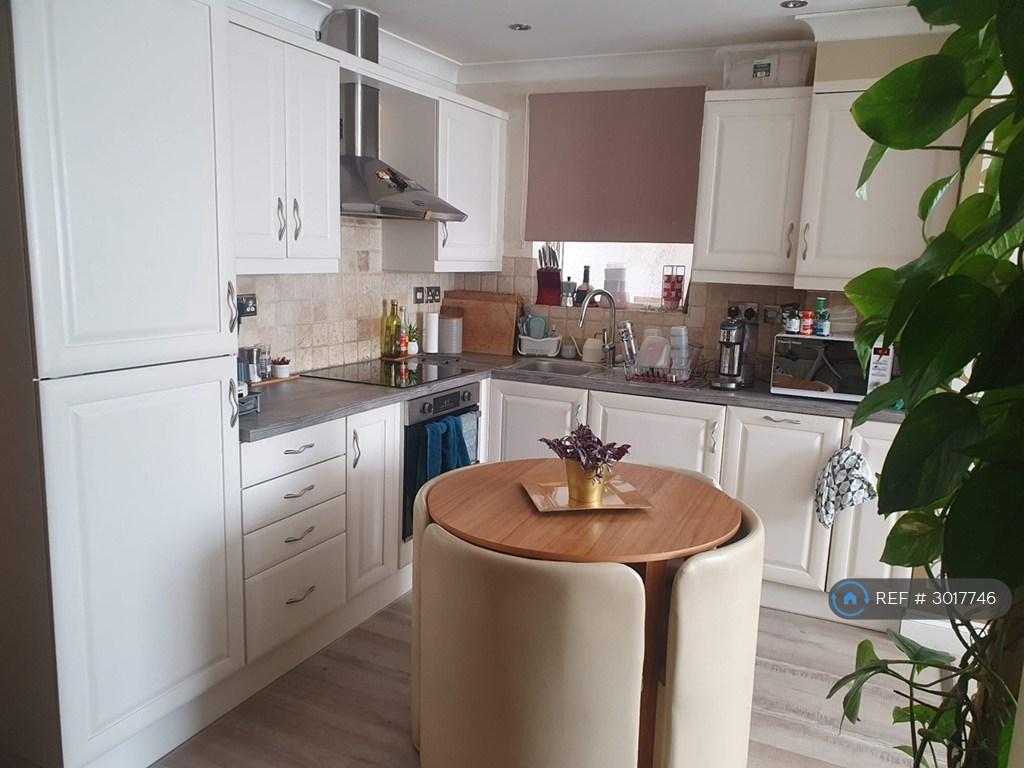Apartment in Romford - View 4