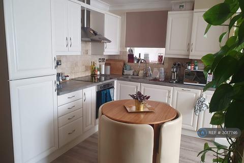 1 bedroom flat to rent, Albert Road, Romford, RM1