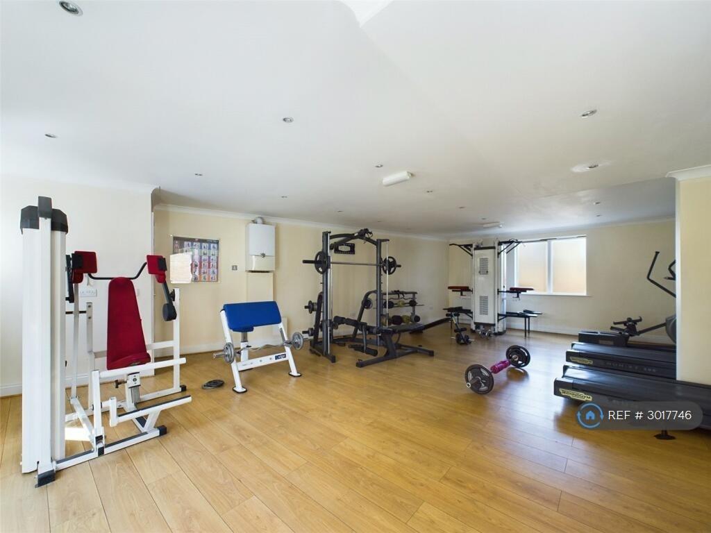Apartment in Romford - View 5