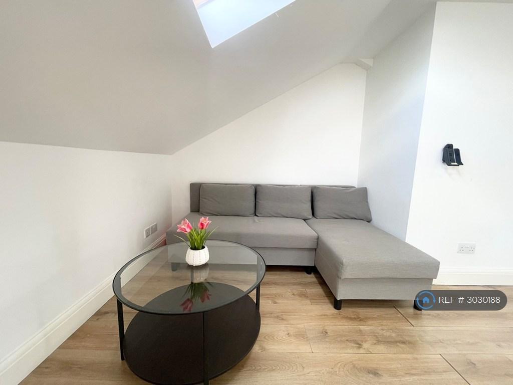 Apartment in London - View 5