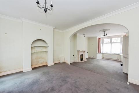 4 bedroom semi-detached house for sale, Lynwood Drive, Worcester Park, KT4
