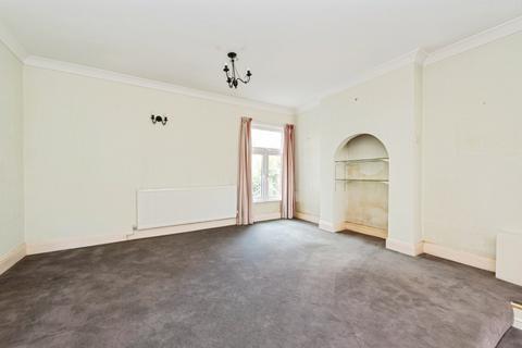 4 bedroom semi-detached house for sale, Lynwood Drive, Worcester Park, KT4