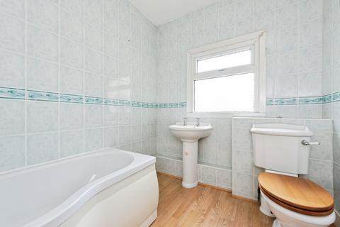 4 bedroom semi-detached house for sale, Lynwood Drive, Worcester Park, KT4