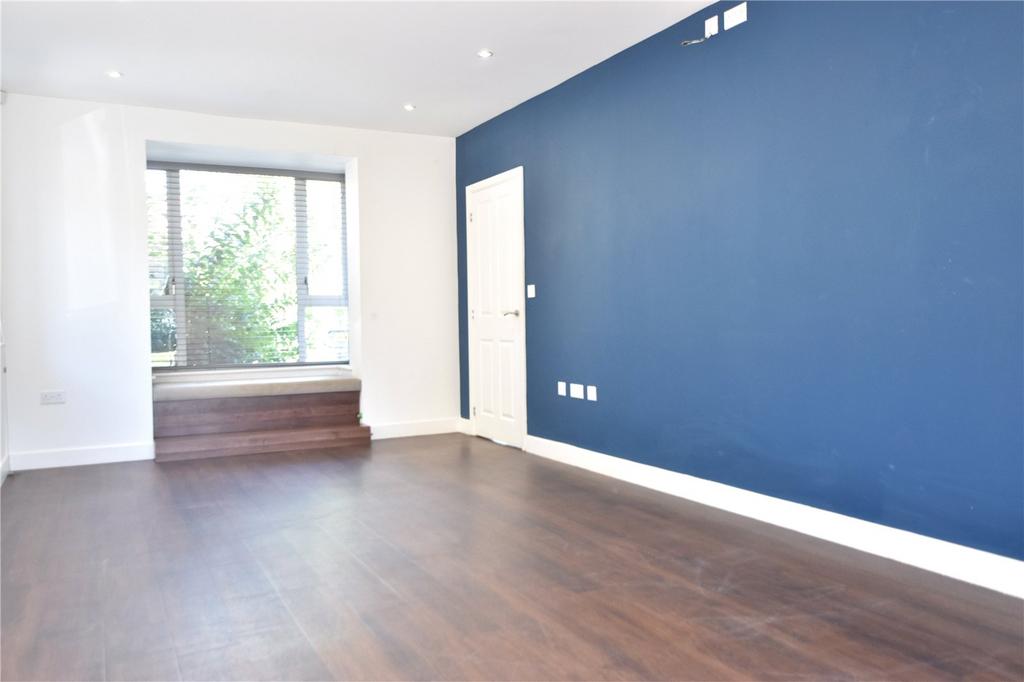 House in Coulsdon - View 2