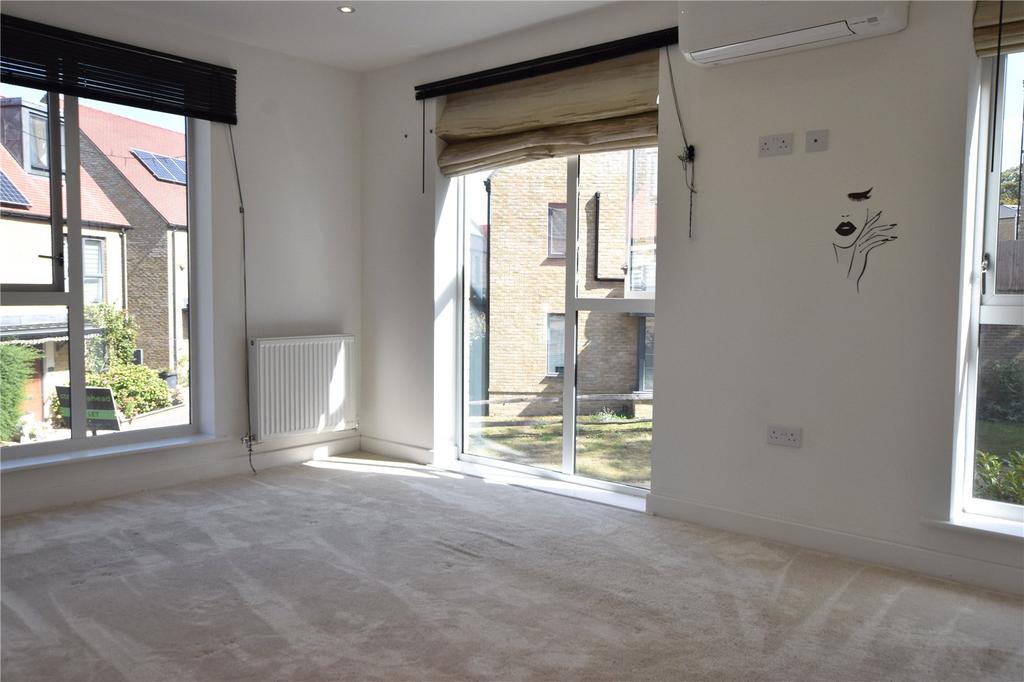 House in Coulsdon - View 4