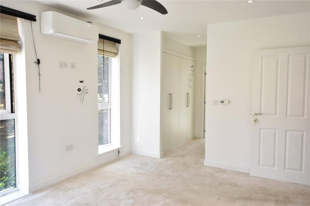 House in Coulsdon - View 5
