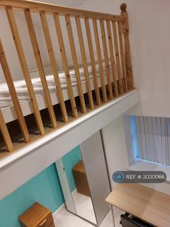 1 bedroom in a house share to rent, Kilvey Terrace, Swansea, SA1