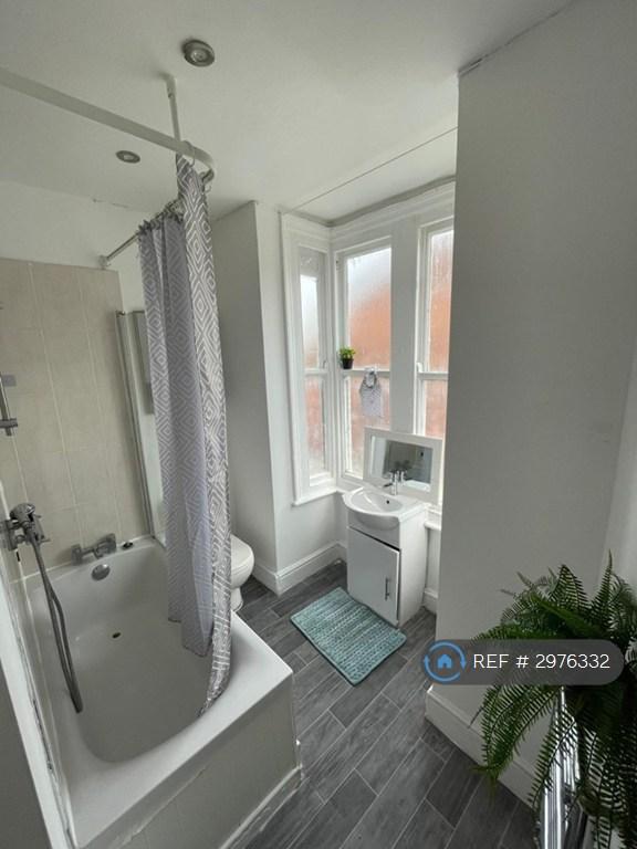 House in Sheffield - View 3