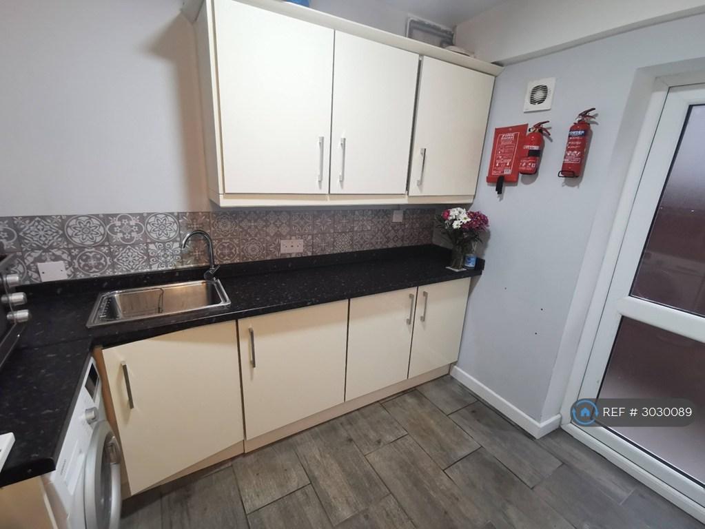 House in Solihull, Ulverley Green - View 5