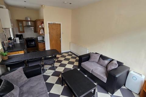 4 bedroom house to rent, Scarsdale Road, Manchester M14