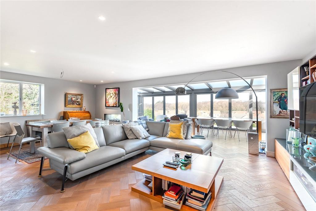 Apartment in Alwoodley - View 3