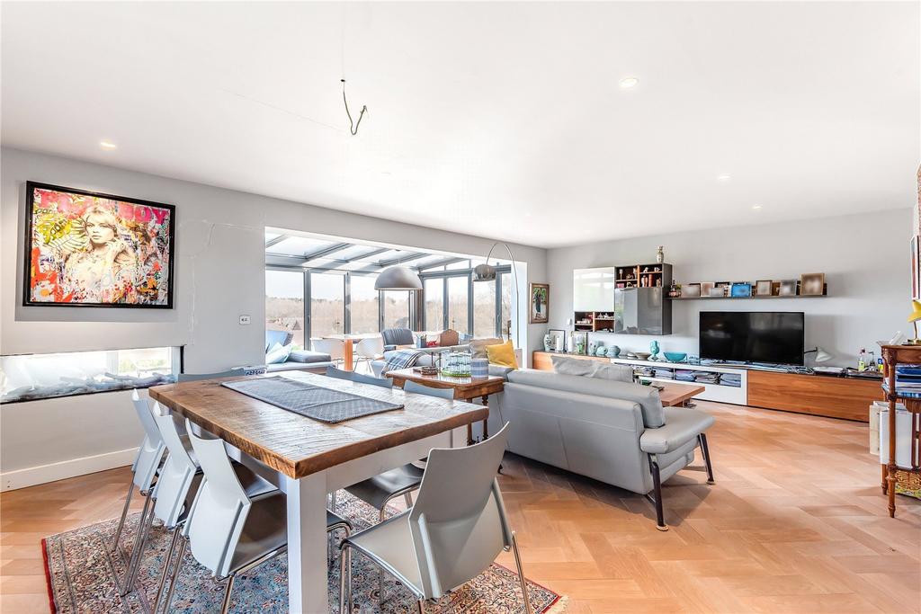 Apartment in Alwoodley - View 4