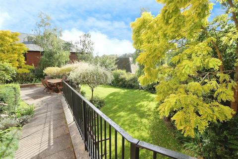 2 bedroom flat for sale, Cestrian Court, Newcastle Road, Chester Le Street, DH3