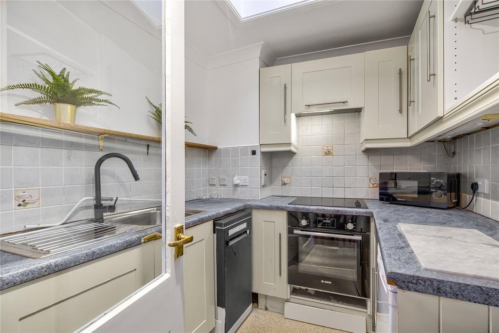 Apartment in London - View 2