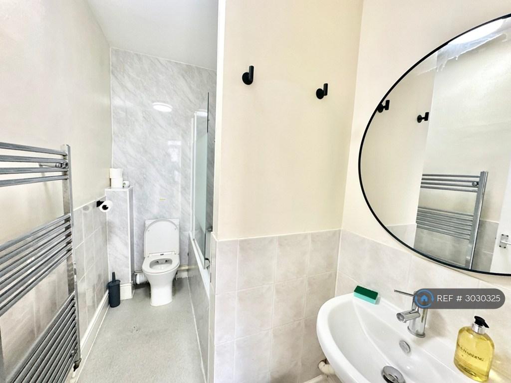 Apartment in Southampton - More