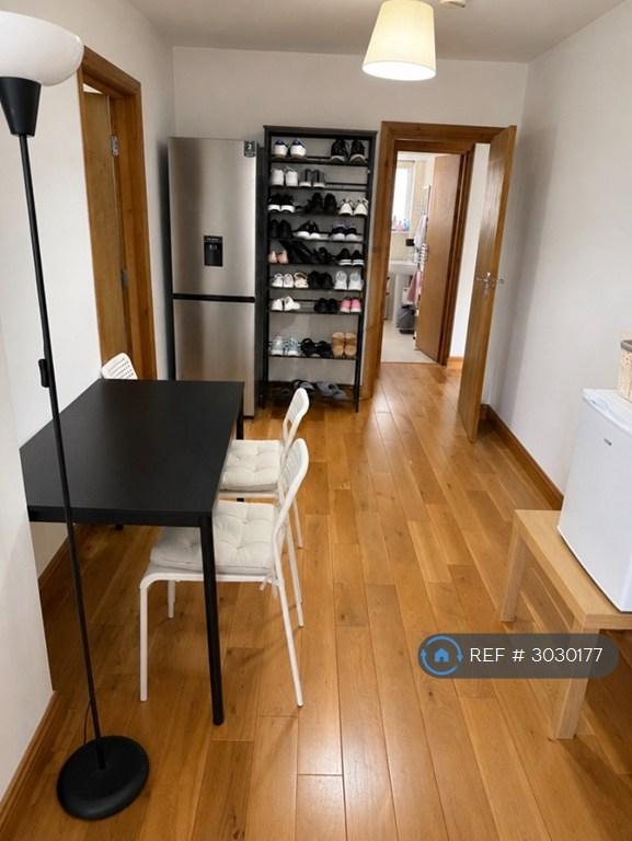 Apartment in Surbiton - View 4