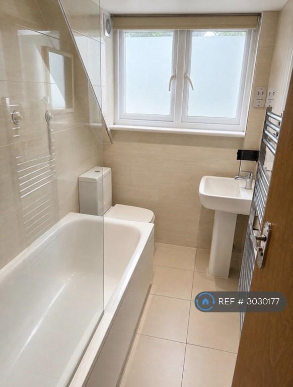 Apartment in Surbiton - View 5