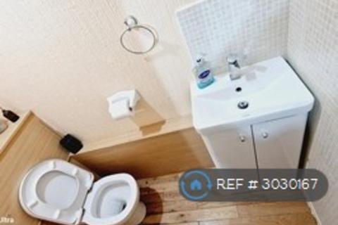2 bedroom maisonette to rent, Maitland Close, Hounslow, TW4