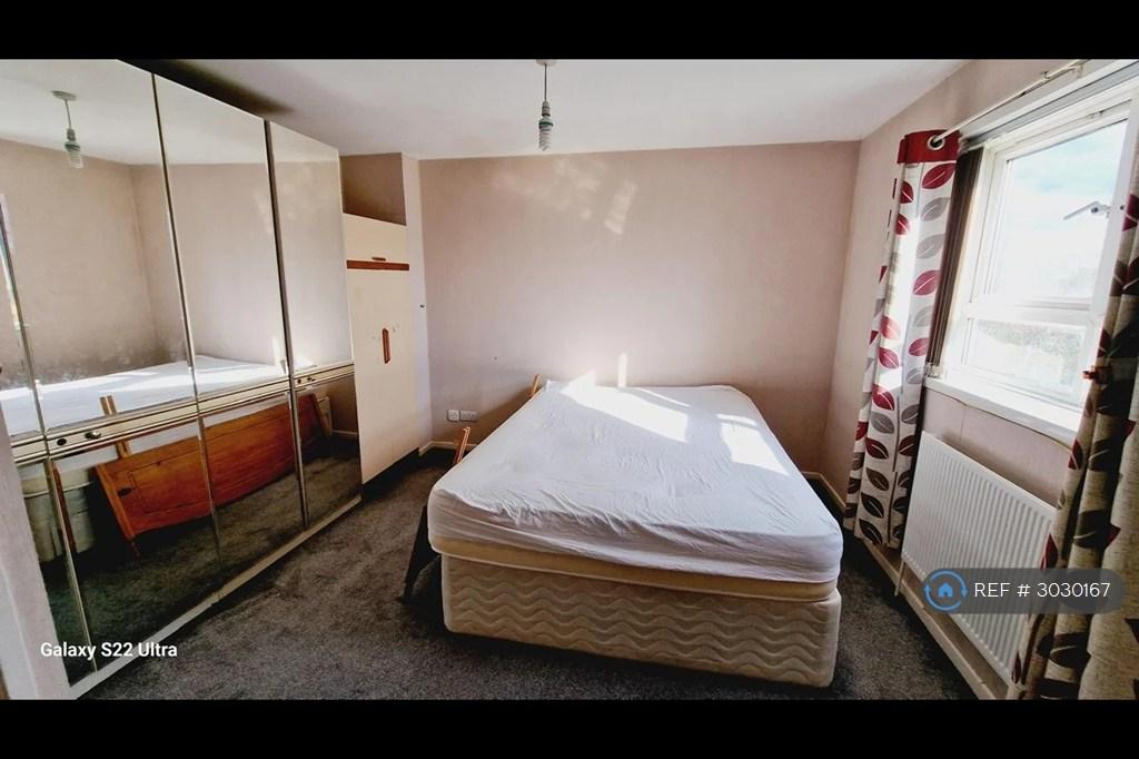 Apartment in Hounslow - More