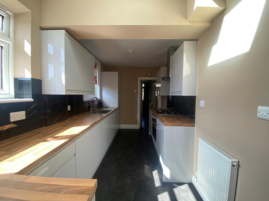 House in Southampton, Midanbury - More