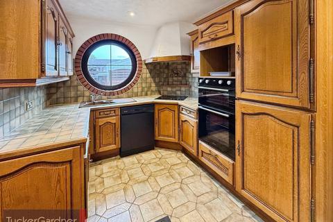 3 bedroom bungalow to rent, Ely Road, Ely, CB6