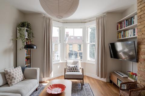 3 bedroom maisonette for sale, Murchison Road, London E10