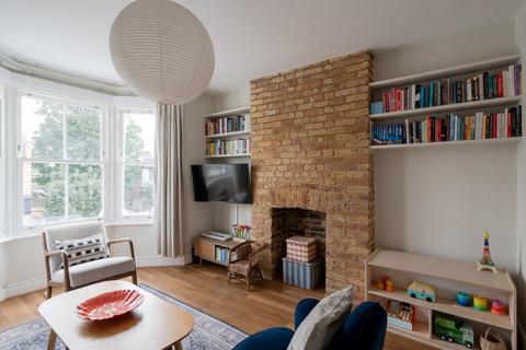 3 bedroom maisonette for sale, Murchison Road, London E10