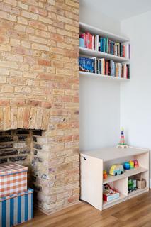 3 bedroom maisonette for sale, Murchison Road, London E10