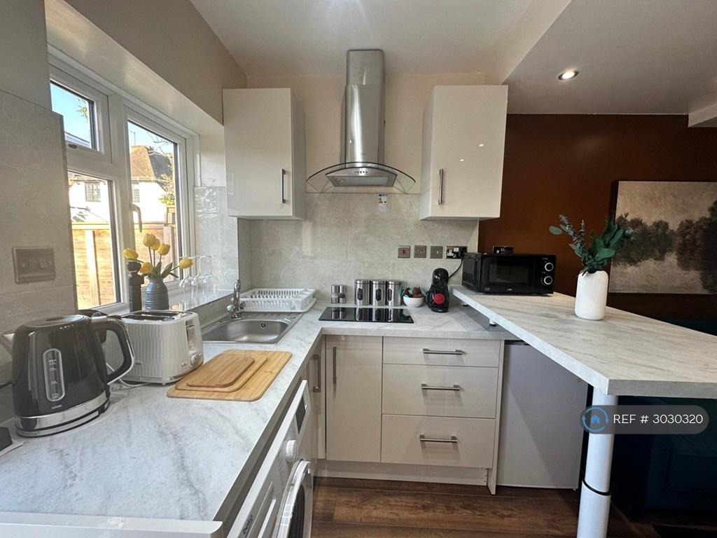 Apartment in Bromley - View 5