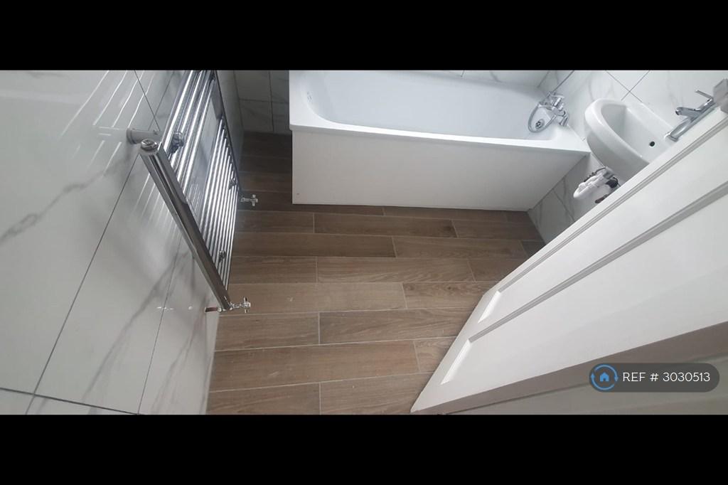 House in London - View 3